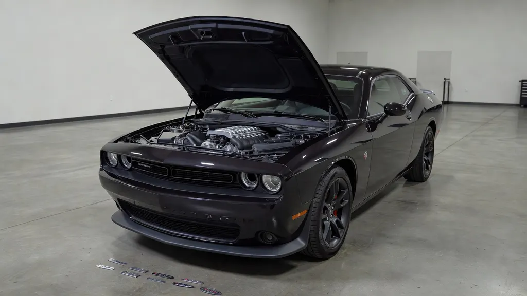 ile kosztuje dodge challenger