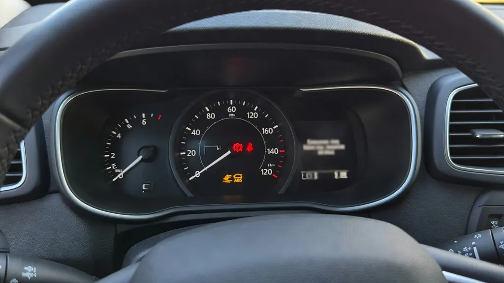 Renault Kadjar – kontrolki i komunikaty na desce